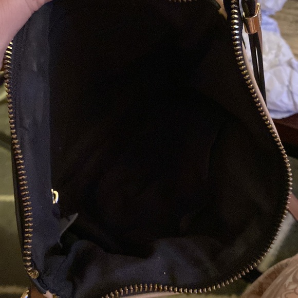 NWOT Boutique Navy and Tan Crossbody Bag Adjustable Strap - Picture 10 of 11